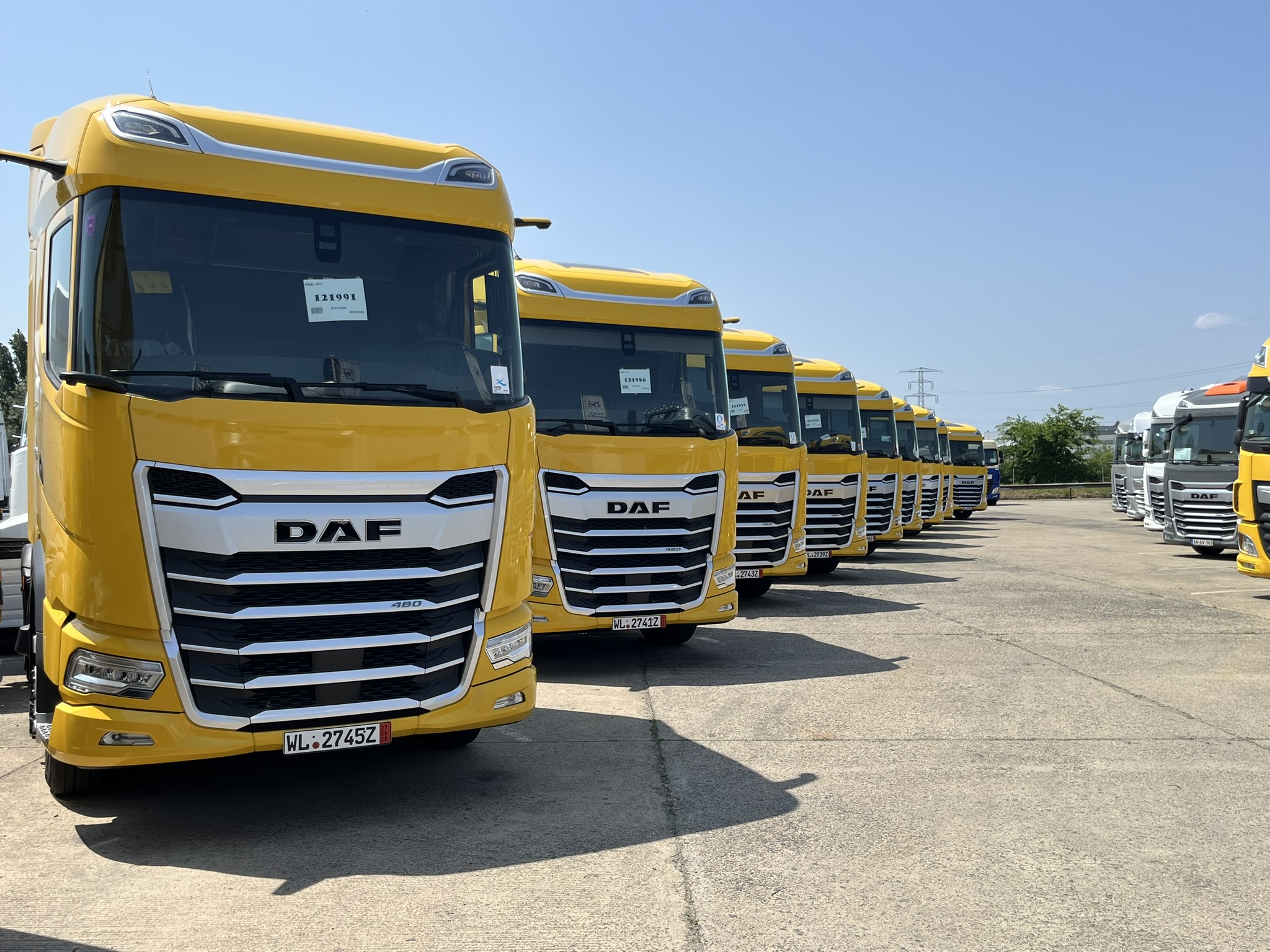 Modern truck workshop with professional service bay - Pitstop workshop management software for truck workshops